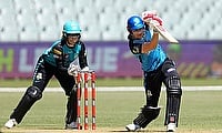 Brisbane Heat clinch four-wicket victory in season opener