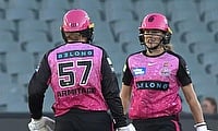 Sixers beat Renegades by 3 wickets at the Adelaide Oval