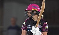 WBBL|10 Melbourne Stars Fall Short Against Sydney Sixers in Rain-Shortened Thriller