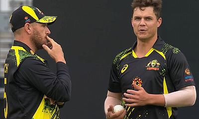 Australia's Aaron Finch (L)