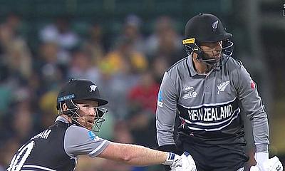 New Zealand's Jimmy Neesham and Devon Conway