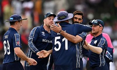 Scotland keep World Cup hopes alive