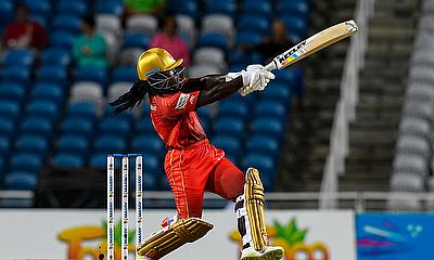 Deandra Dottin of Trinbago Knight Riders hits 4