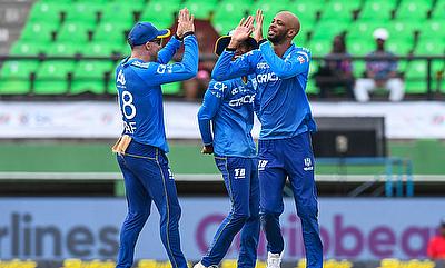 Roston Chase (R) and Faf Du Plessis (L) of Saint Lucia Kings celebrate