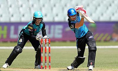 Brisbane Heat clinch four-wicket victory in season opener