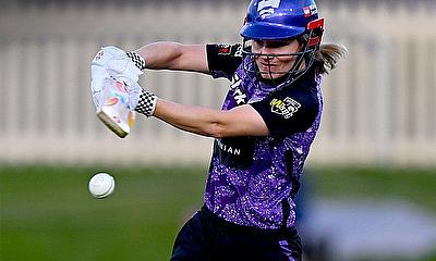 Nicola Carey proves the difference for Perth Scorchers