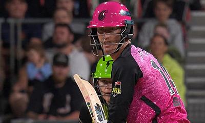 Sydney Sixers edge Sydney Thunder in a nail-biting finish at Sydney Showground Stadium