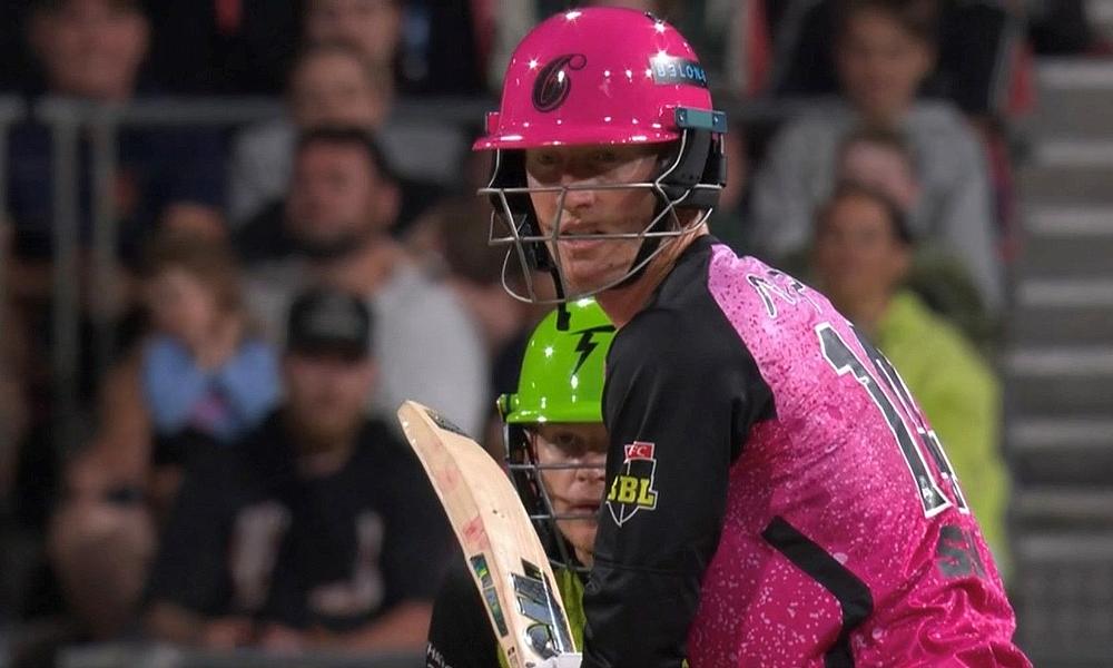 Sydney Sixers edge Sydney Thunder in a nail-biting finish at Sydney Showground Stadium